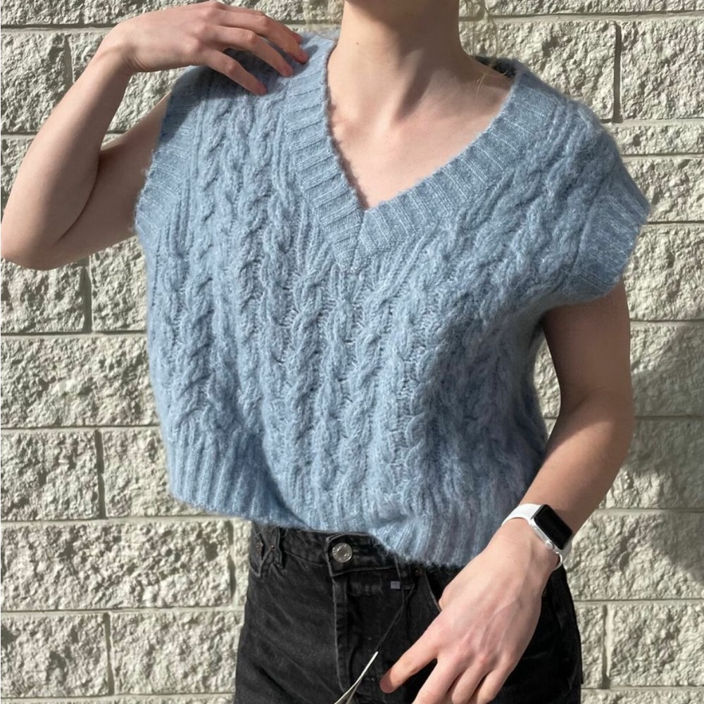 ZARA Cable Knit Sweater Vest Cropped Blue V-Neck Size Small